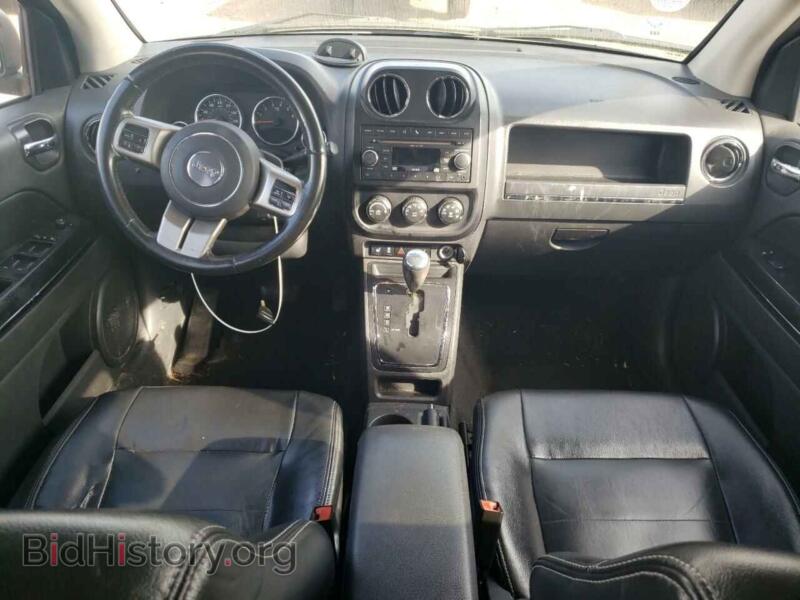 2011 Jeep COMPASS (VIN 1J4NF5FB9BD158286) — фото 8 из 12