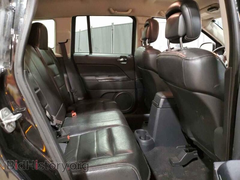 2011 Jeep COMPASS (VIN 1J4NF5FB0BD189118) — photo 10 of 12