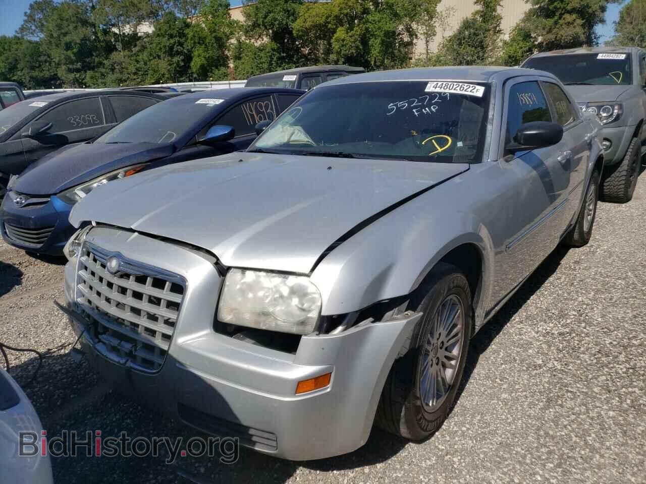 2009 CHRYSLER 300 - VIN: 2C3KA43D39H552729 - Фото 2