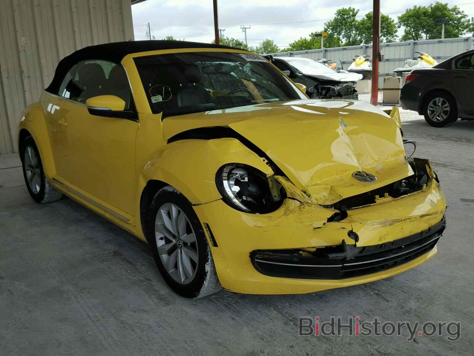 Photo 3VW5L7AT4EM801188 - VOLKSWAGEN BEETLE 2014