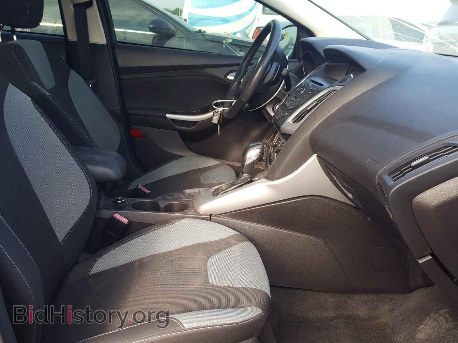 2012 Ford FOCUS (VIN 1FAHP3F24CL205483) — фото 5 из 10