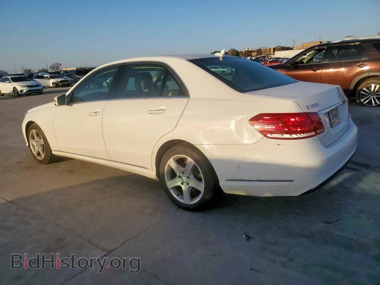 2014 MERCEDES-BENZ E-CLASS - VIN: WDDHF5KB2EA906087 - Фото 2