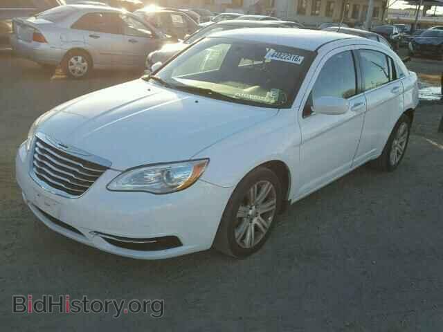 2013 CHRYSLER 200 - VIN: 1C3CCBAB8DN647677 - Фото 2