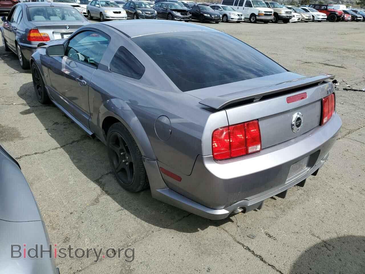 2006 FORD MUSTANG - VIN: 1ZVHT82H165106221 - Фото 2