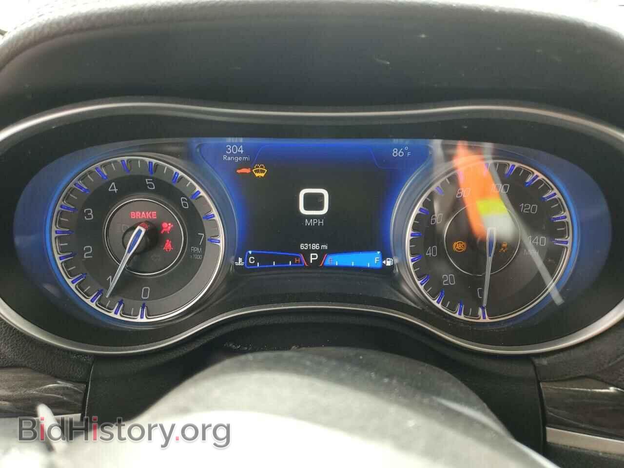 2019 CHRYSLER 300 - VIN: 2C3CCAAG7KH604914 - Фото 9