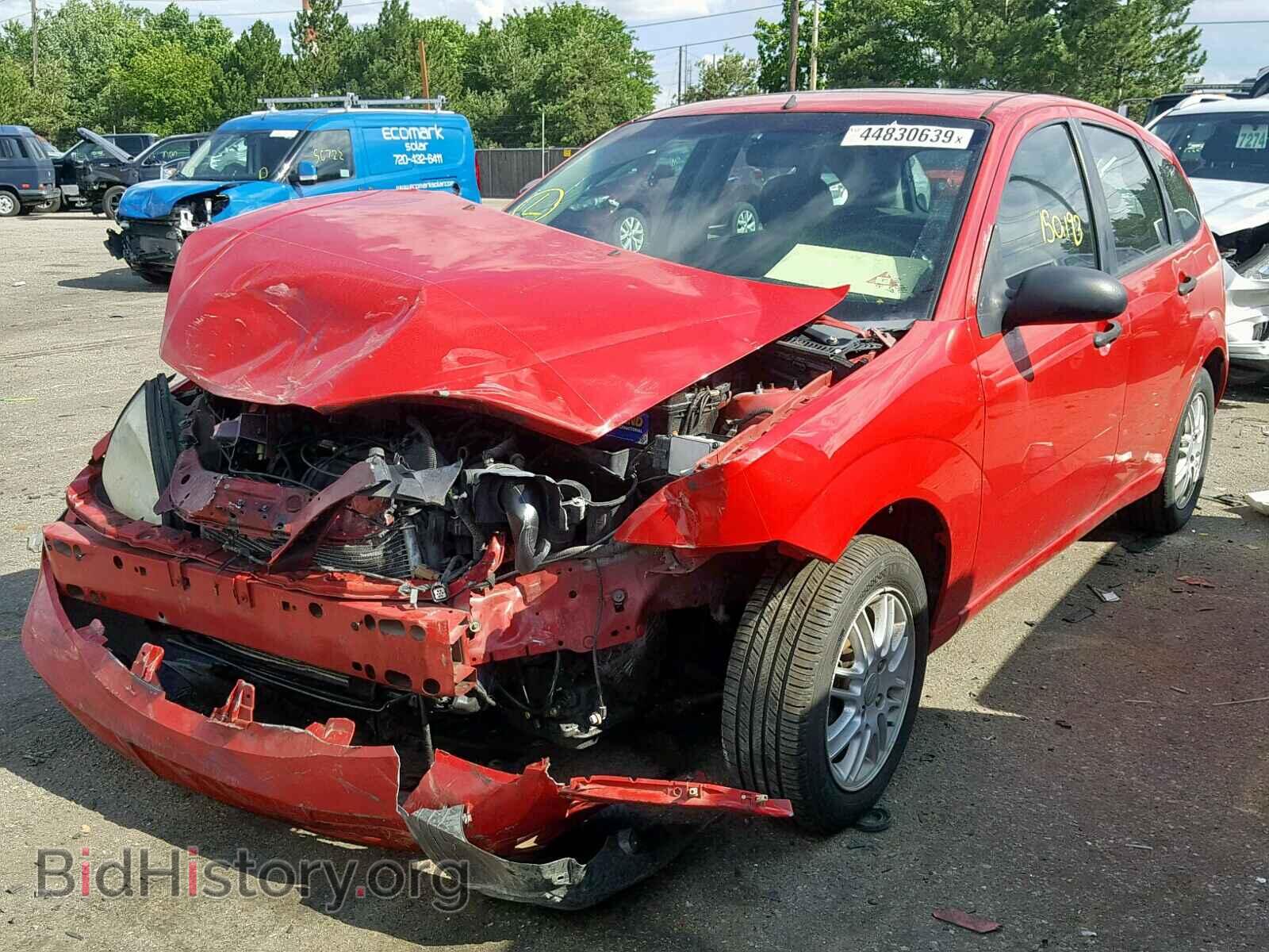 2005 FORD FOCUS - VIN: 3FAFP37N35R129906 - Фото 2