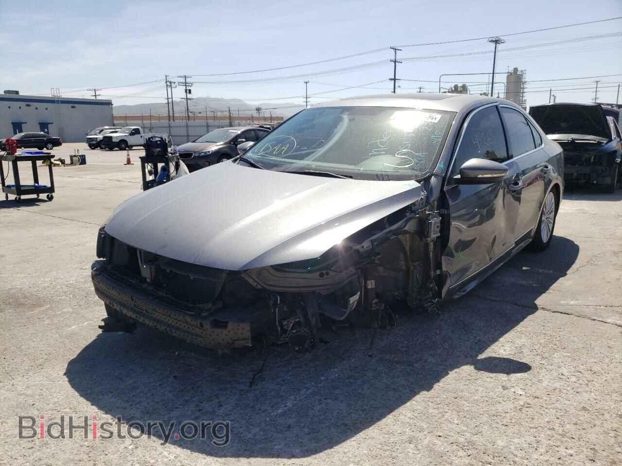 2017 VOLKSWAGEN PASSAT - VIN: 1VWBT7A38HC036611 - Фото 2