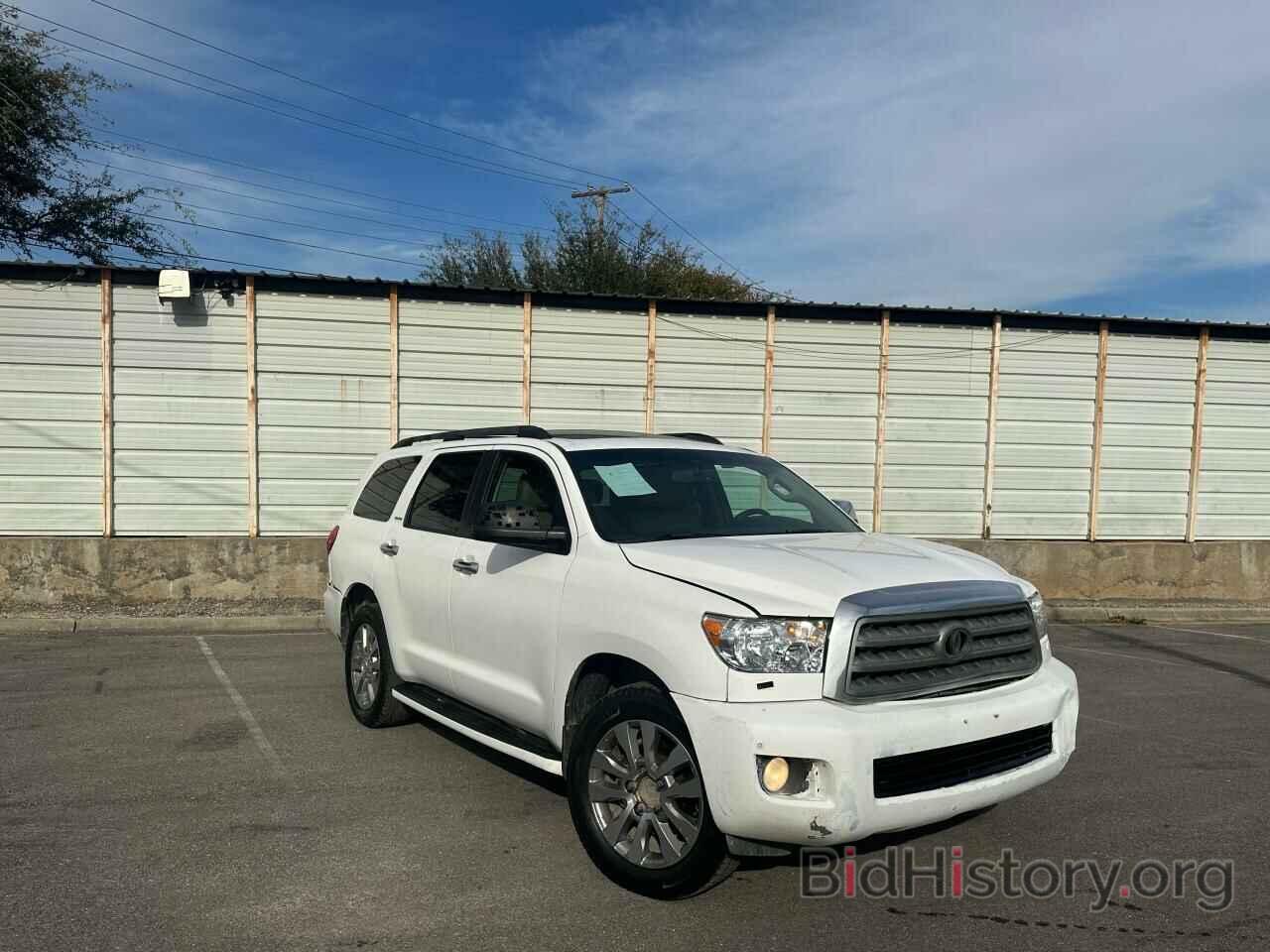 Photo 5TDKY5G15AS027349 - TOYOTA SEQUOIA 2010