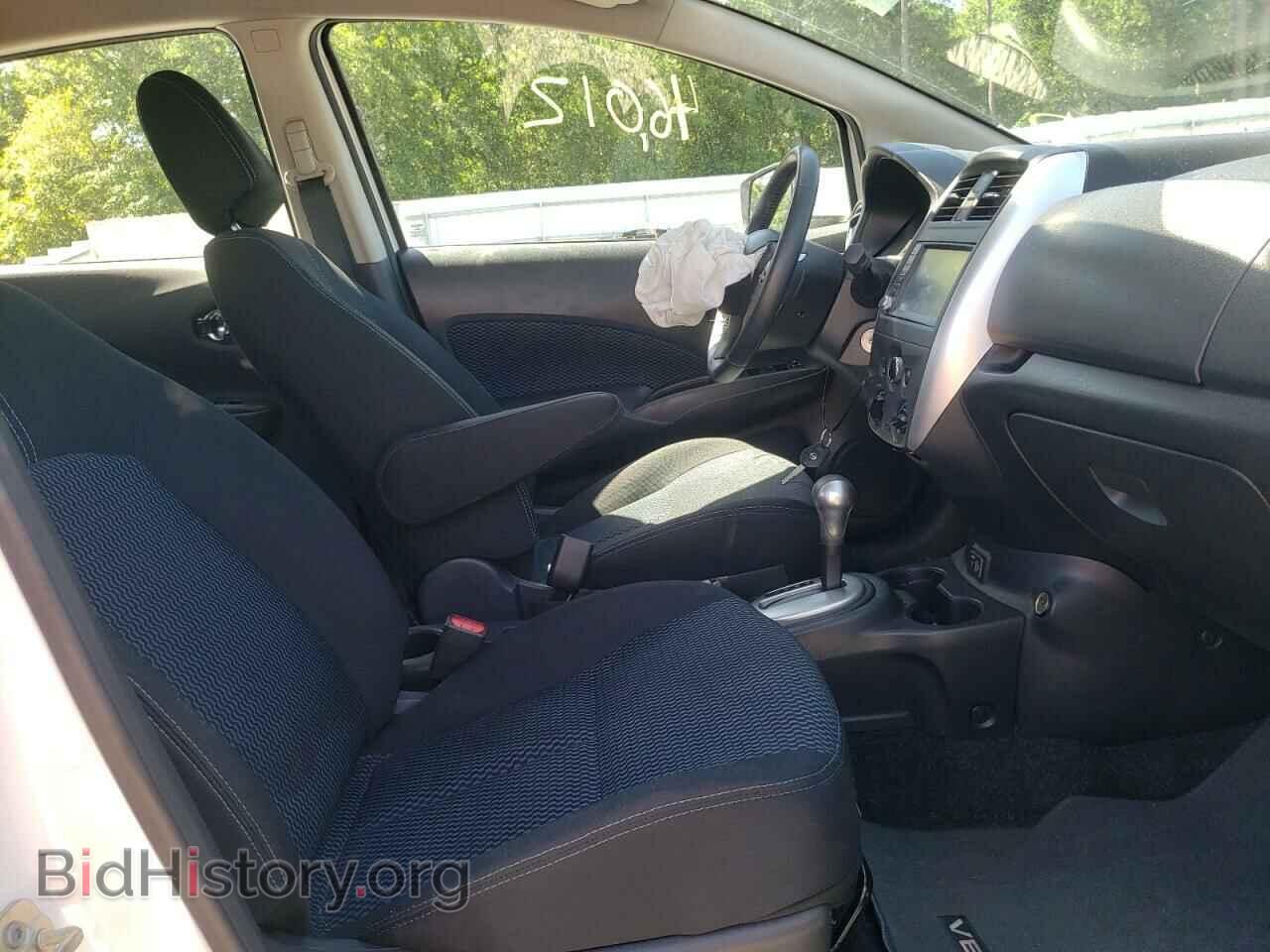 2019 NISSAN VERSA - VIN: 3N1CE2CP3KL363744 - Фото 5