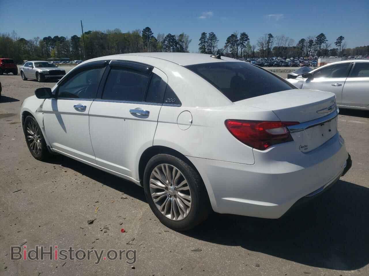 2011 CHRYSLER 200 - VIN: 1C3BC2FGXBN547951 - Фото 2
