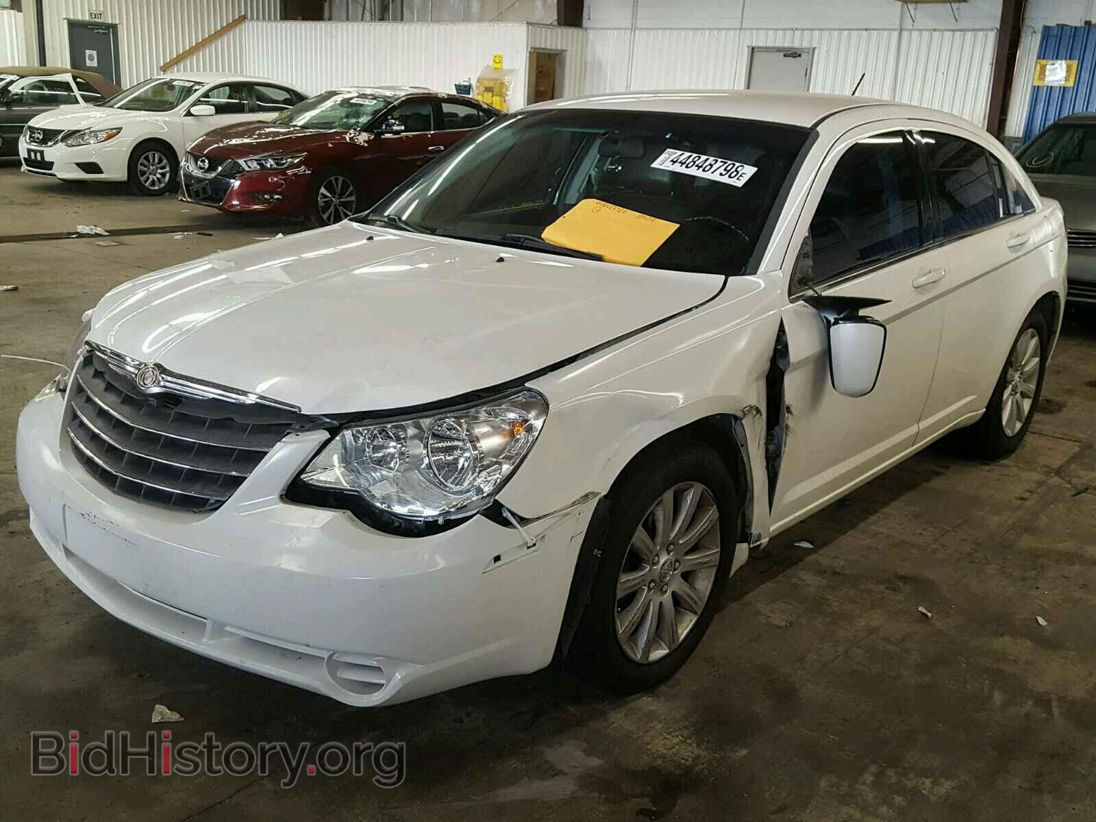 2010 CHRYSLER SEBRING - VIN: 1C3CC5FB6AN219497 - Фото 2