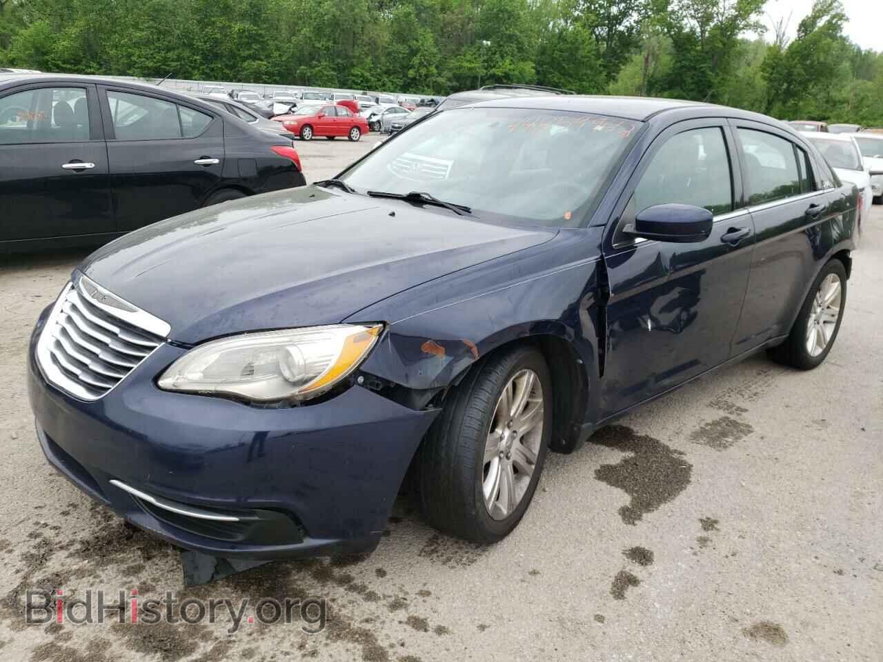 2013 CHRYSLER 200 - VIN: 1C3CCBAB6DN670956 - Фото 2