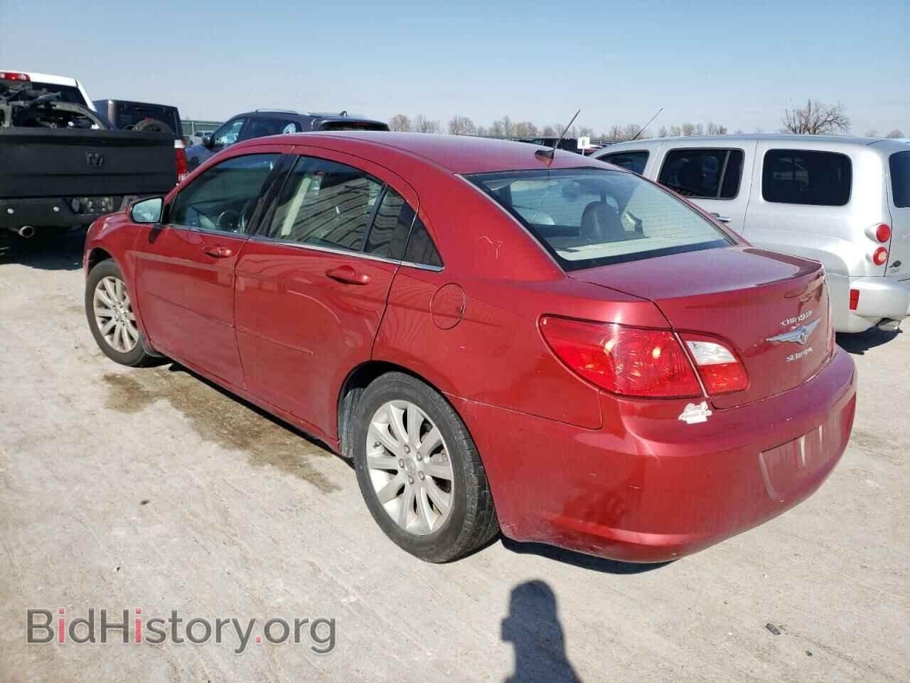 2010 CHRYSLER SEBRING - VIN: 1C3CC5FB1AN147950 - Фото 2