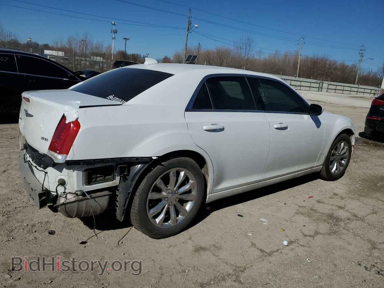 2017 CHRYSLER 300 - VIN: 2C3CCARG0HH534248 - Фото 3