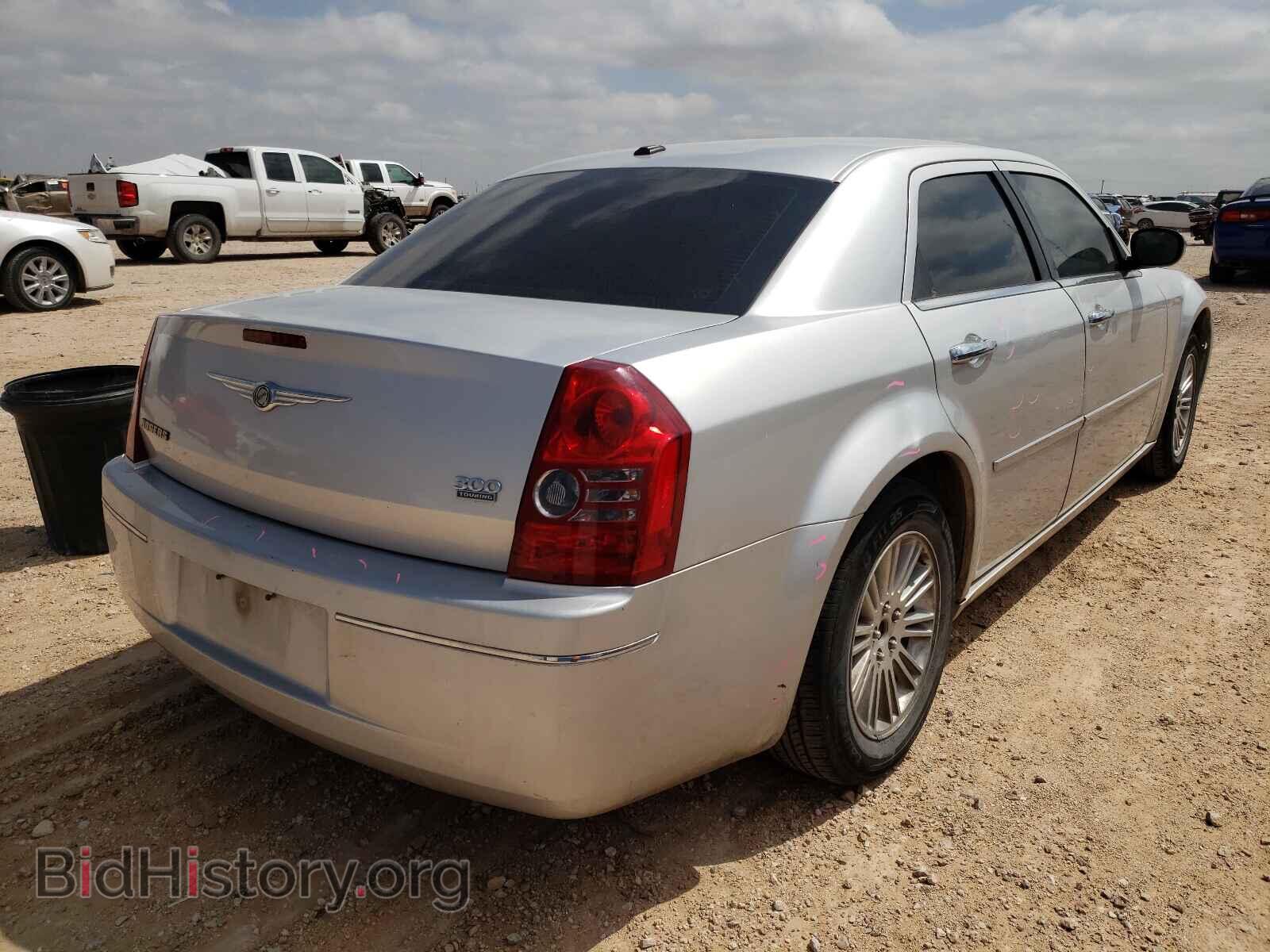 2010 CHRYSLER 300 - VIN: 2C3CA5CV6AH263349 - Фото 4