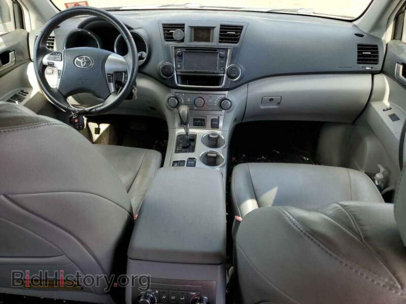 2013 Toyota HIGHLANDER (VIN 5TDBK3EH8DS217981) — фото 8 из 13