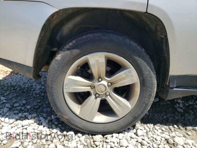 2012 Jeep COMPASS (VIN 1C4NJDBB2CD556042) — photo 9 of 10