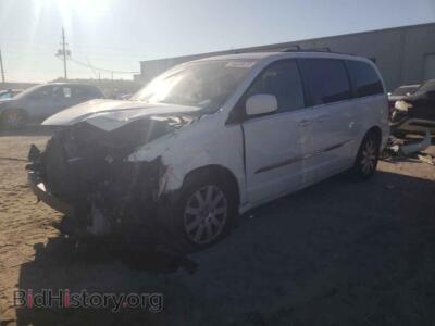 2015 Chrysler MINIVAN Town & COU, белый — VIN 2C4RC1BG8FR694871, Copart