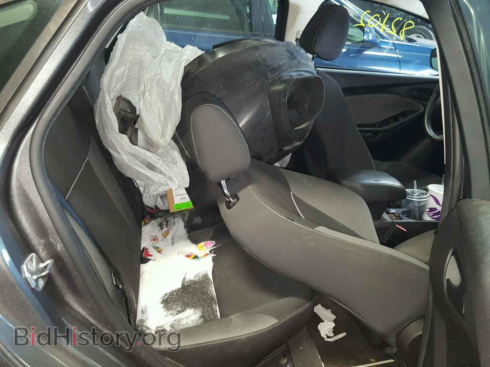 2012 Ford FOCUS (VIN 1FAHP3F2XCL142003) — photo 6 of 10
