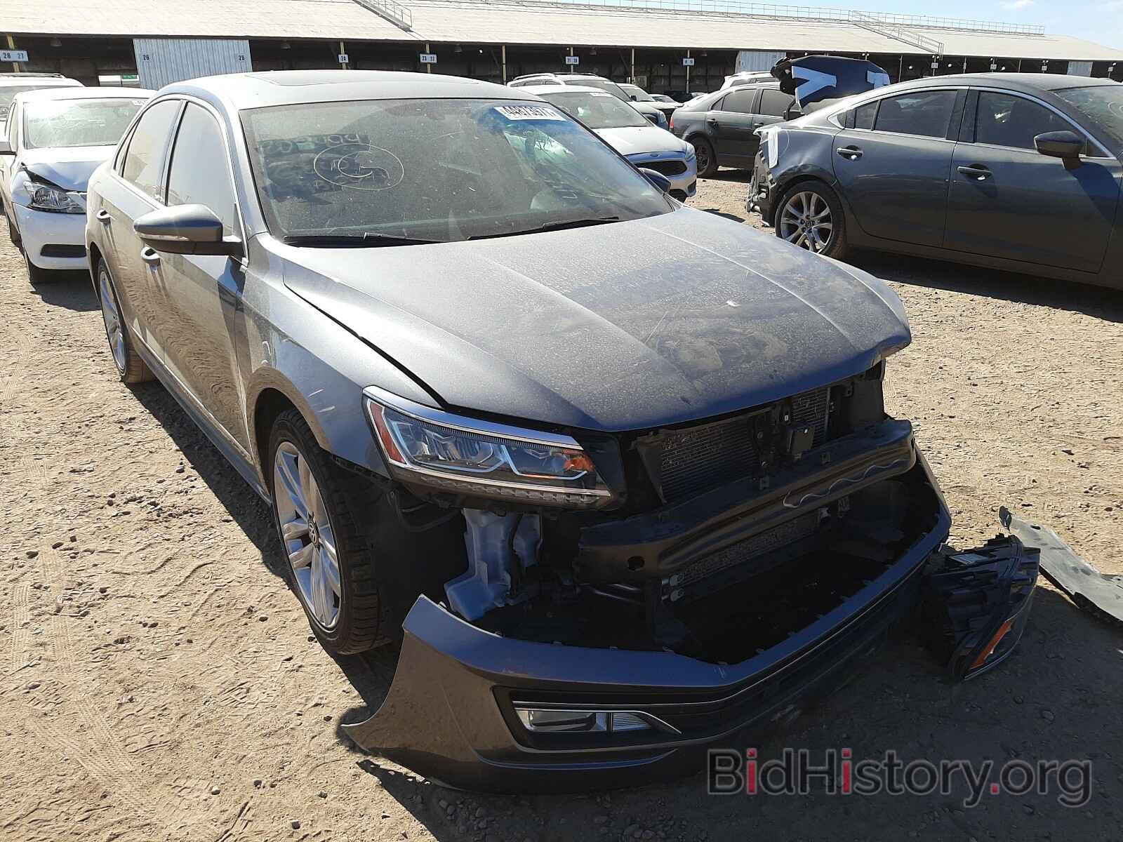 Photo 1VWGT7A35HC022252 - VOLKSWAGEN PASSAT 2017