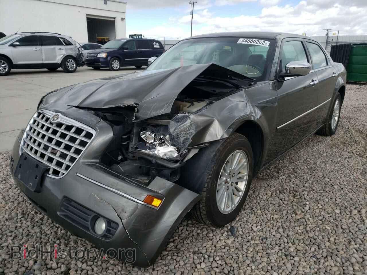 2010 CHRYSLER 300 - VIN: 2C3CA5CV4AH167784 - Фото 2