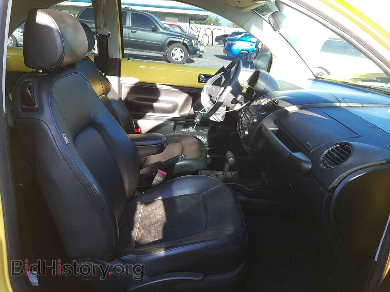 2010 VOLKSWAGEN BEETLE - VIN: 3VWPG3AG3AM000206 - Фото 5
