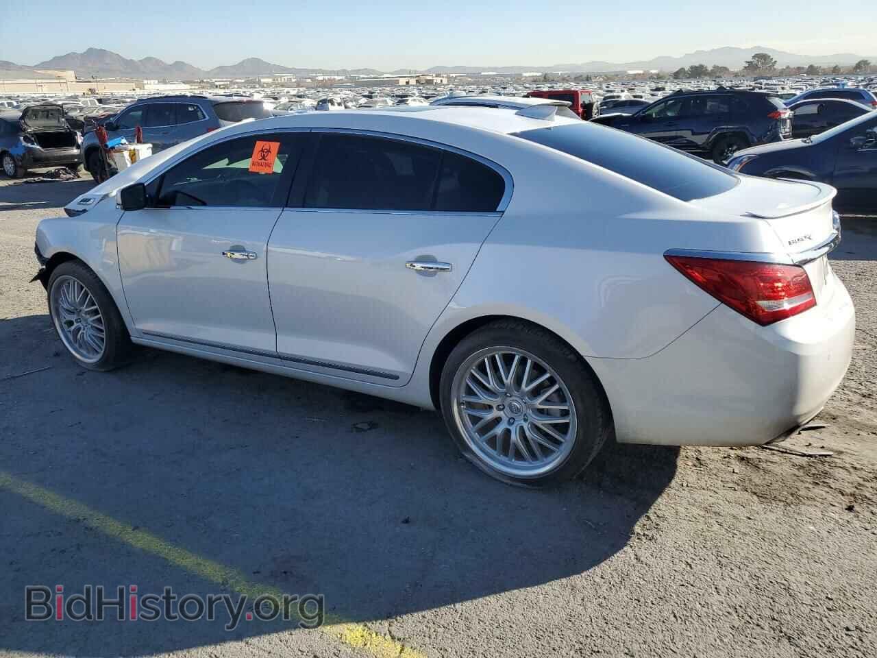 2016 BUICK LACROSSE - VIN: 1G4GF5G33GF123885 - Фото 2