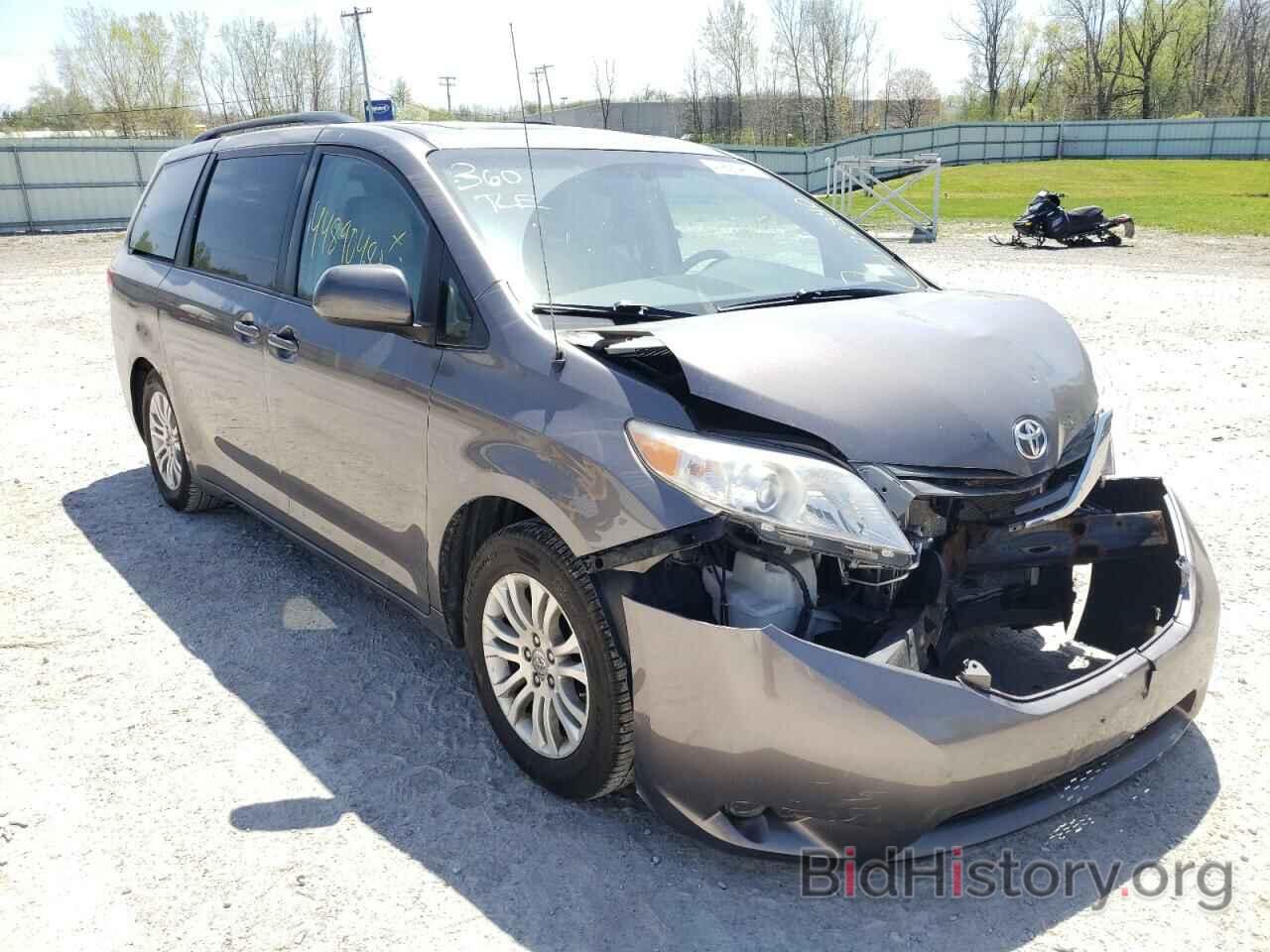 Фотография 5TDYK3DC5BS089146 - TOYOTA SIENNA 2011