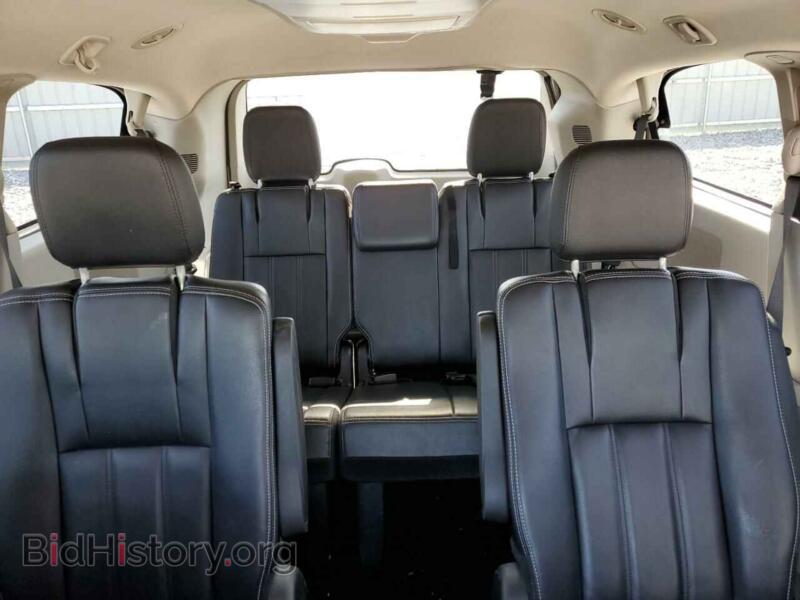 2016 Chrysler MINIVAN (VIN 2C4RC1BG1GR301858) — photo 10 of 13