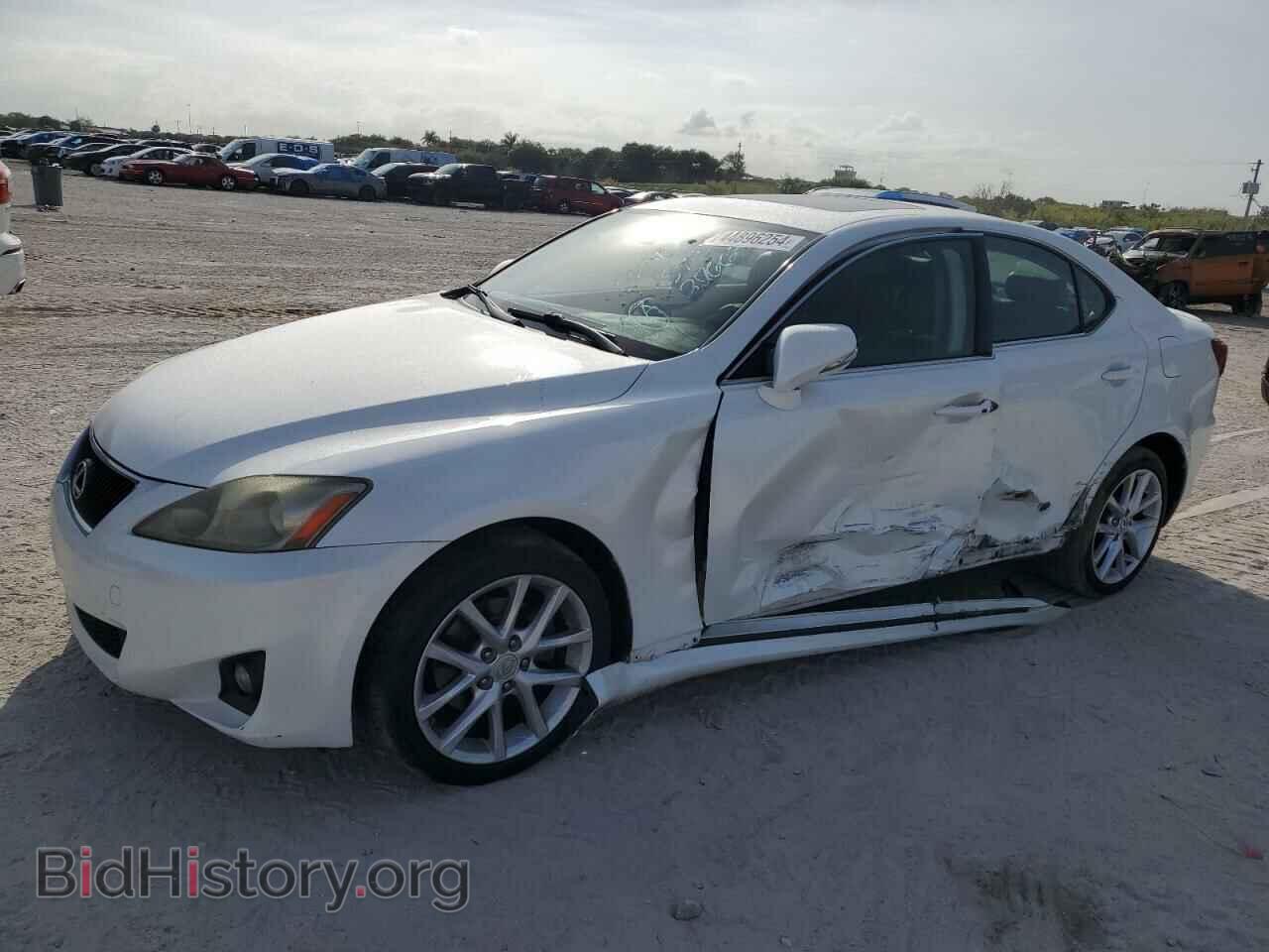 Photo JTHCF5C20C2035733 - LEXUS IS 2012