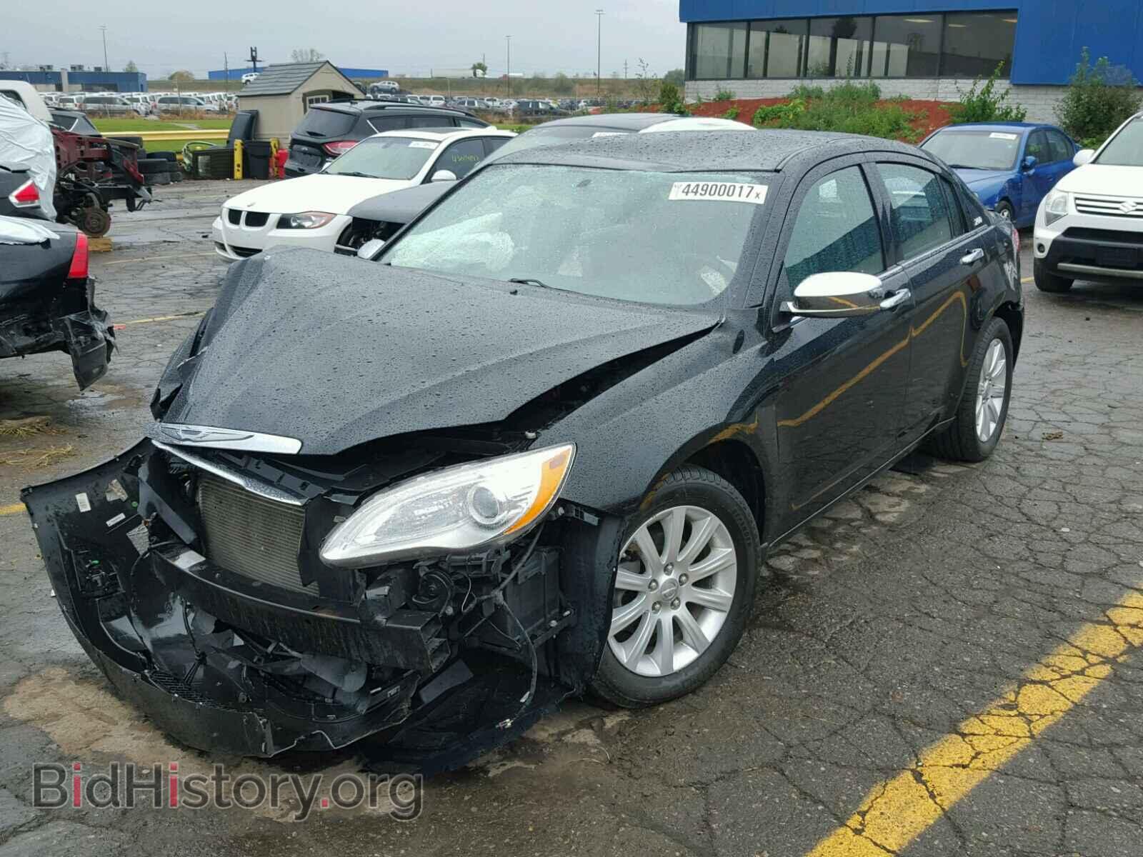 2013 CHRYSLER 200 - VIN: 1C3CCBCG6DN674823 - Фото 2