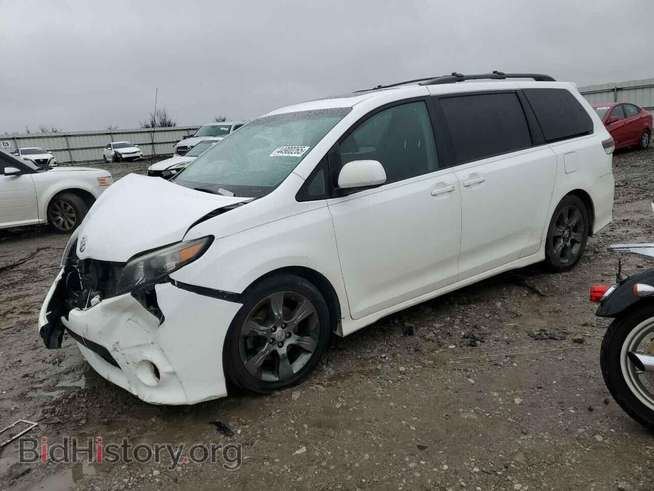 Photo 5TDXK3DC9BS075469 - TOYOTA SIENNA 2011