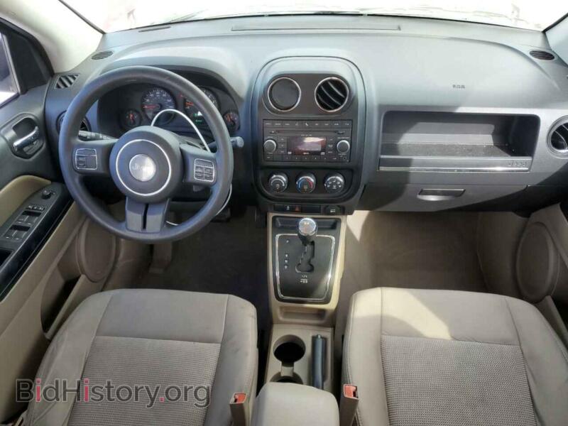 2011 Jeep COMPASS (VIN 1J4NT1FB4BD146810) — photo 8 of 13