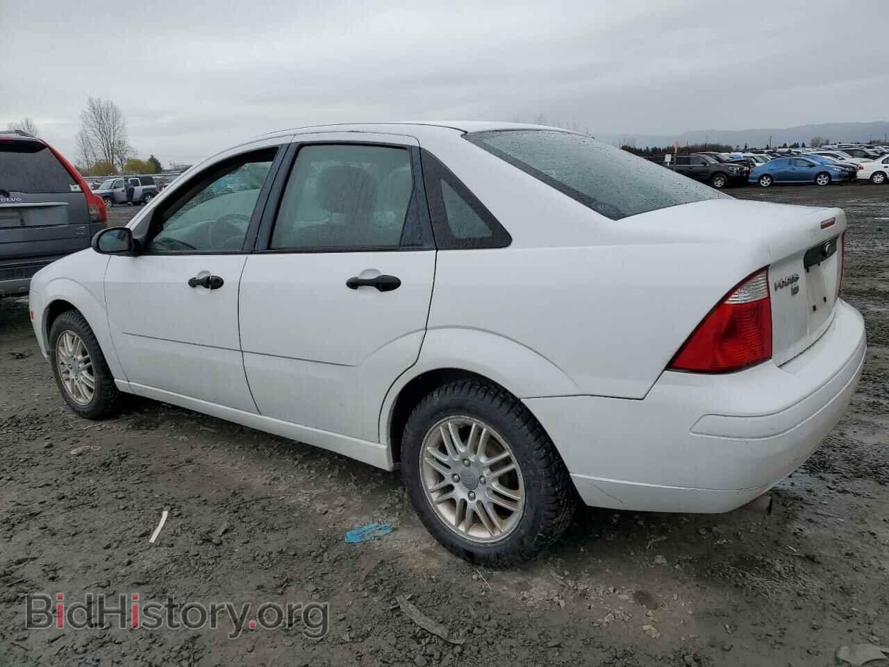 2007 FORD FOCUS - VIN: 1FAFP34N17W151827 - Фото 2