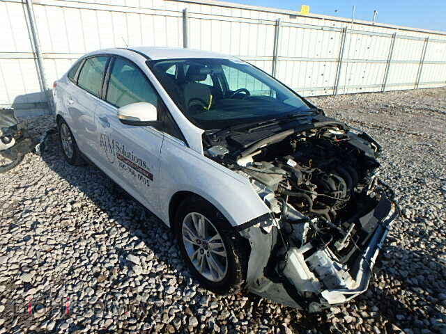 Photo 1FAHP3H28CL400984 - FORD FOCUS 2012
