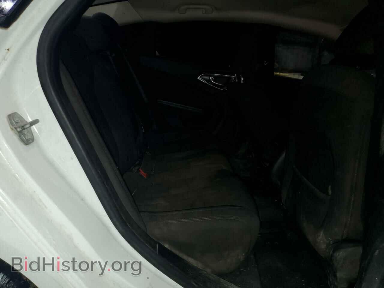 2016 CHRYSLER 200 - VIN: 1C3CCCAB3GN107521 - Photo 10