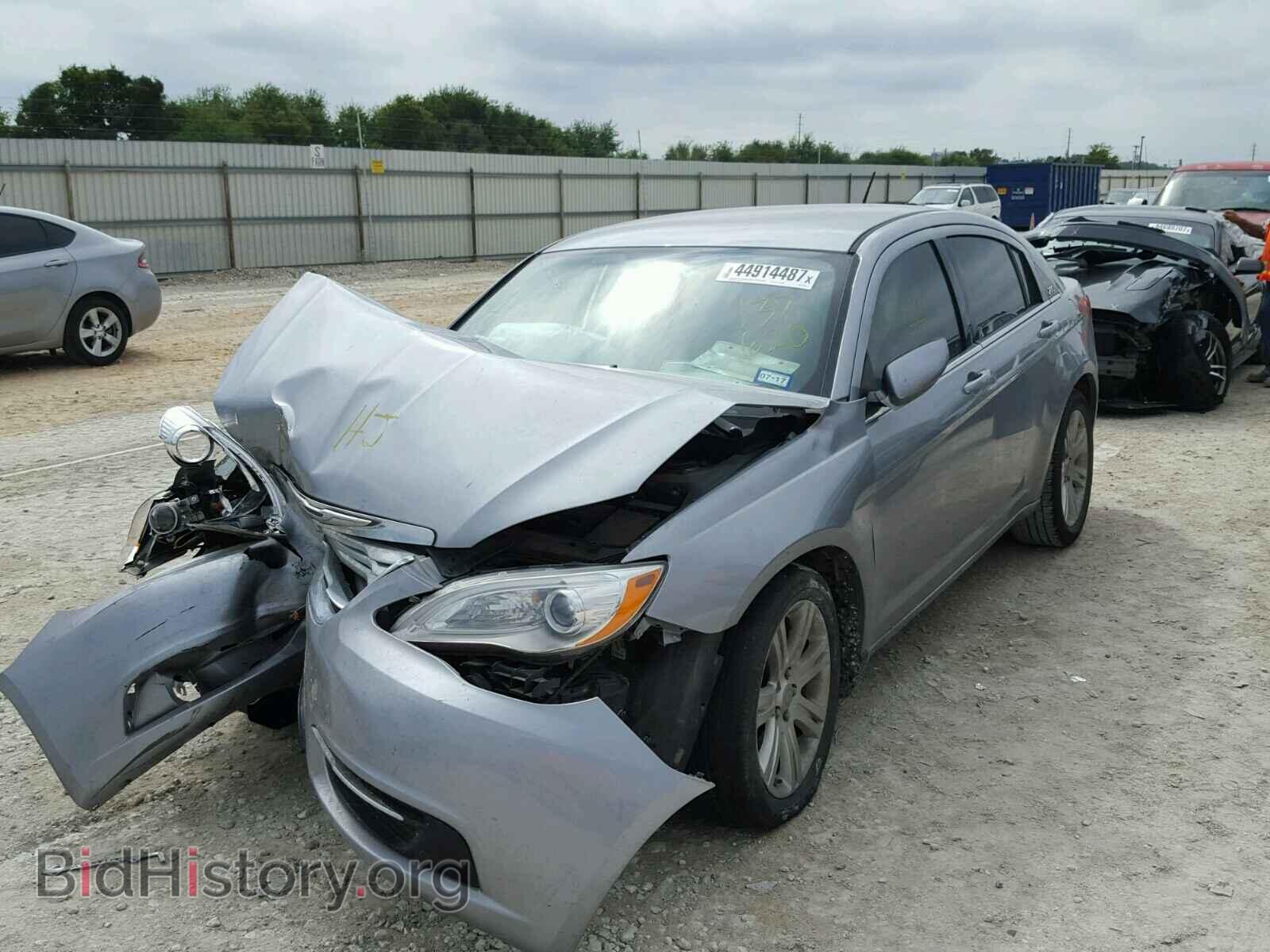 2014 CHRYSLER 200 - VIN: 1C3CCBBB4EN137620 - Фото 2