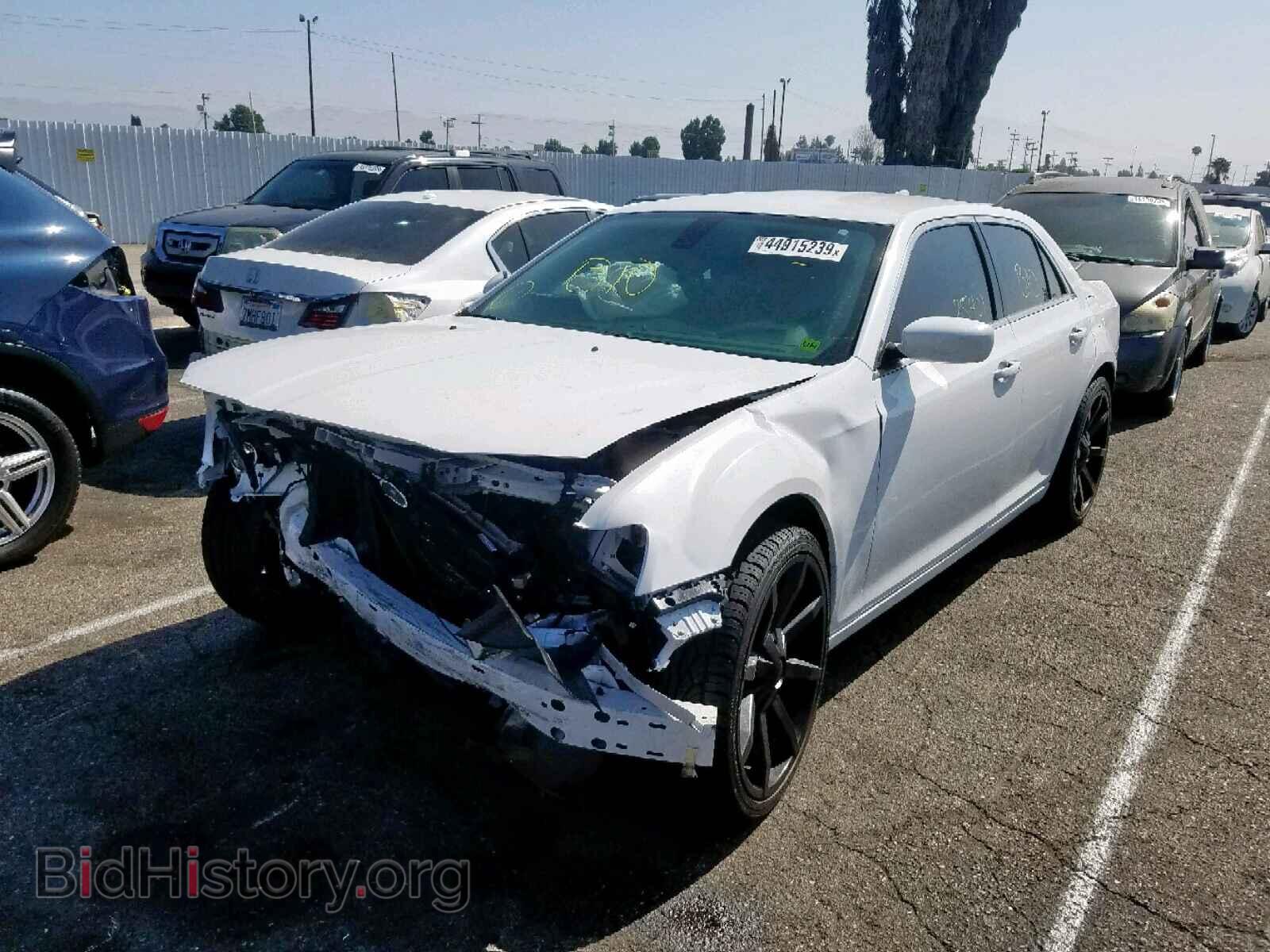 2016 CHRYSLER 300 - VIN: 2C3CCAAG0GH223798 - Фото 2