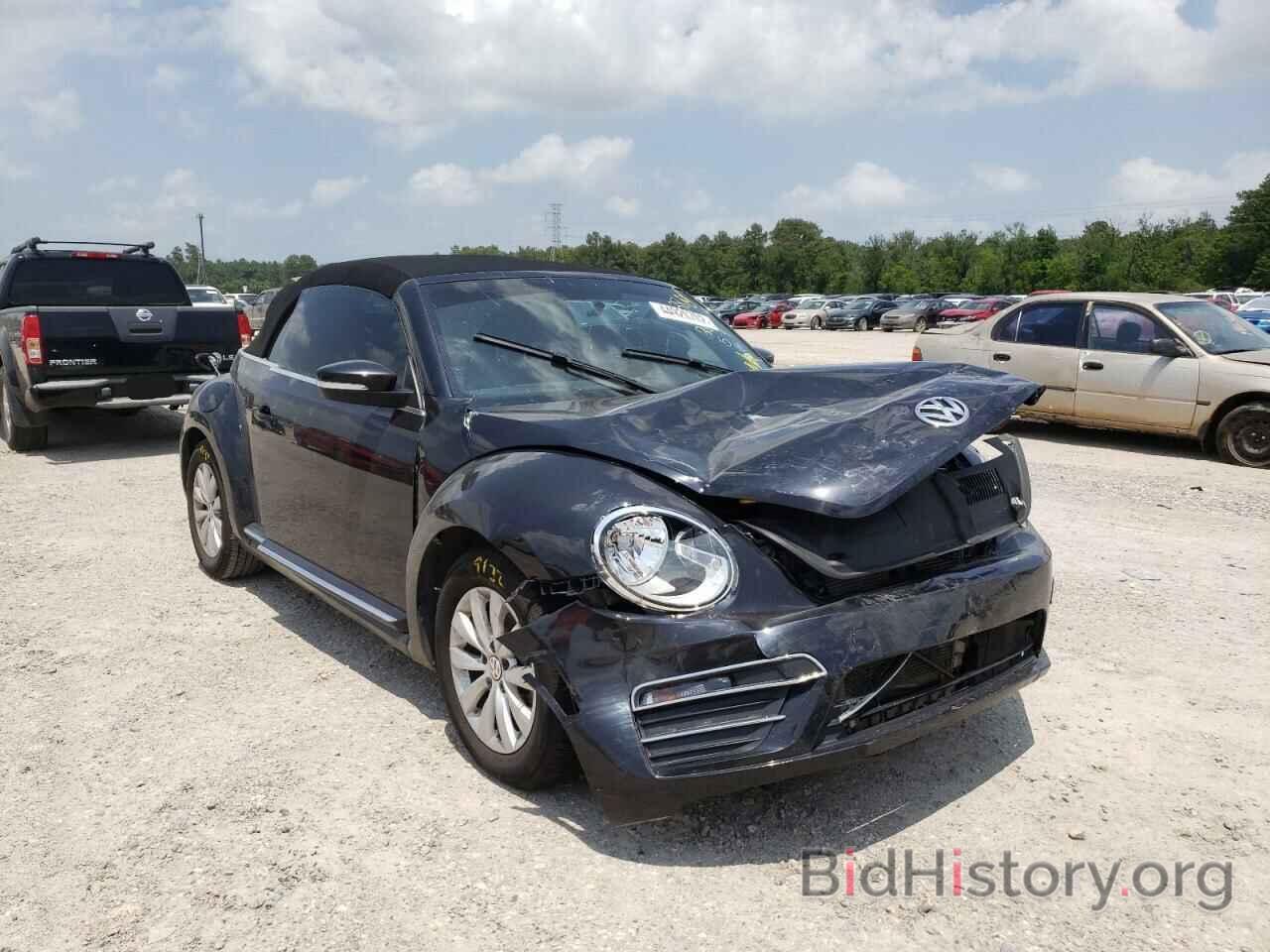 Photo 3VW5DAAT6KM503909 - VOLKSWAGEN BEETLE 2019