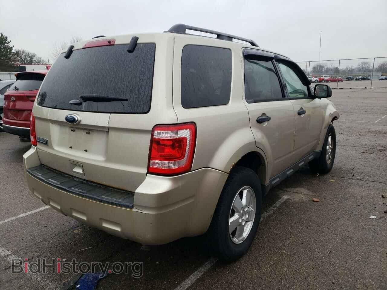 2011 FORD ESCAPE - VIN: 1FMCU0D78BKB11231 - Фото 3