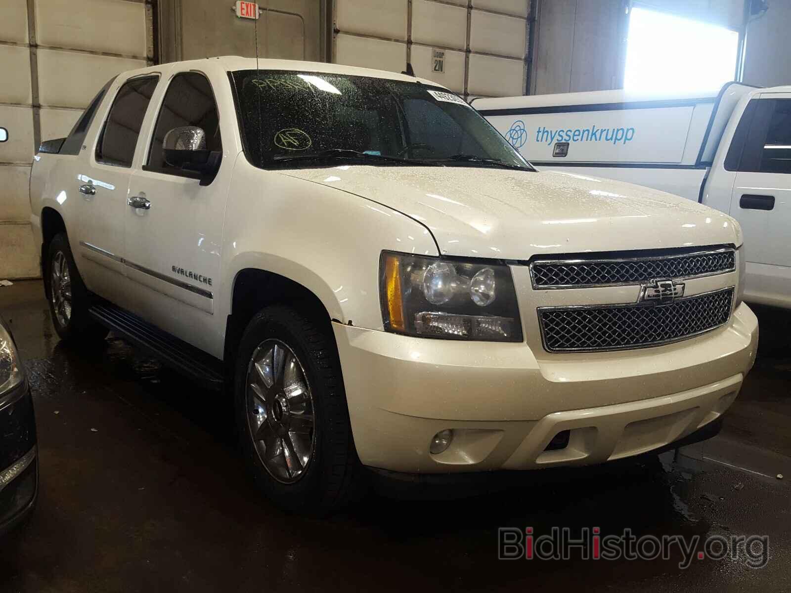 Photo 3GNVKGE05AG221874 - CHEVROLET AVALANCHE 2010