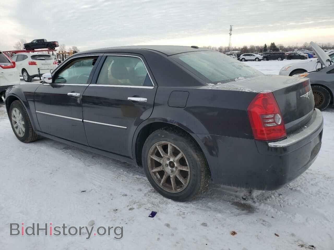 2010 CHRYSLER 300 - VIN: 2C3CA3CV1AH178603 - Фото 2