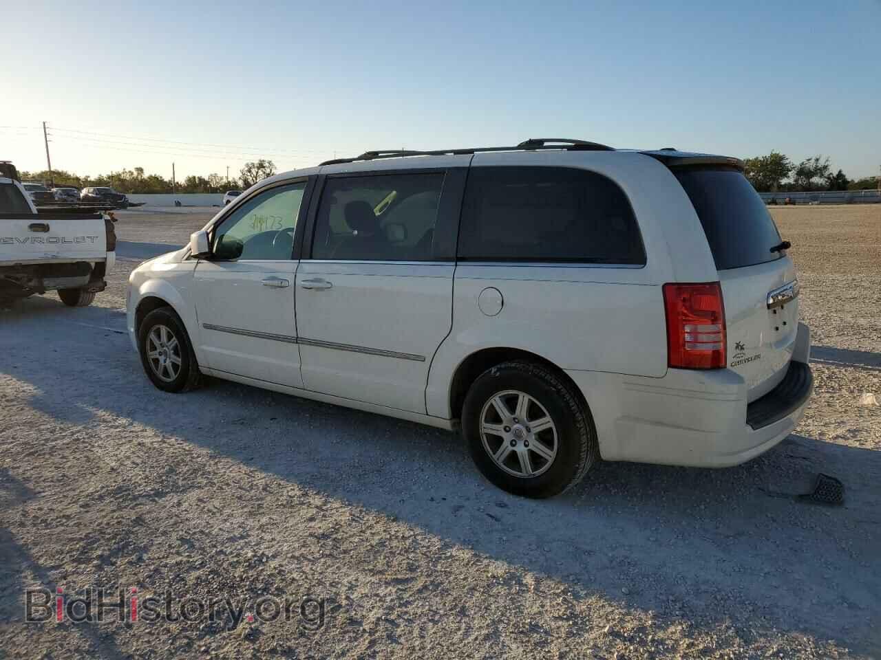 2010 CHRYSLER MINIVAN - VIN: 2A4RR5D17AR235395 - Фото 2