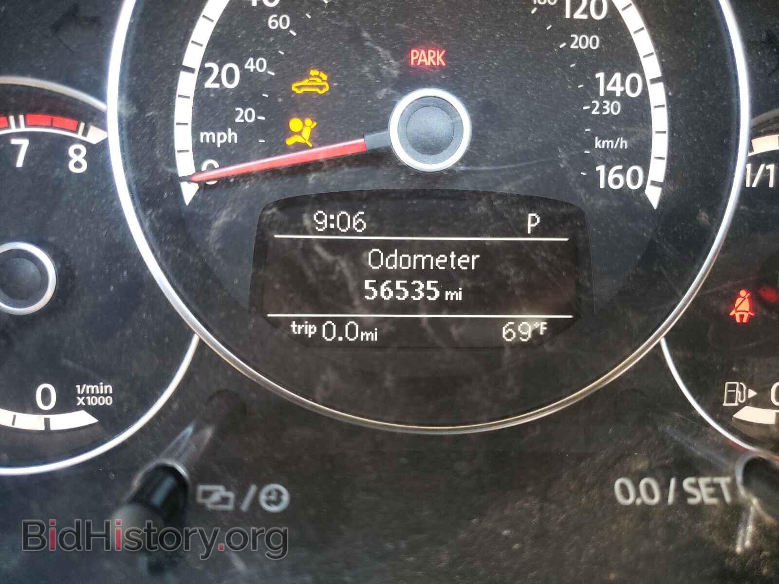 2013 VOLKSWAGEN BEETLE - VIN: 3VW5X7AT5DM815233 - Фото 8