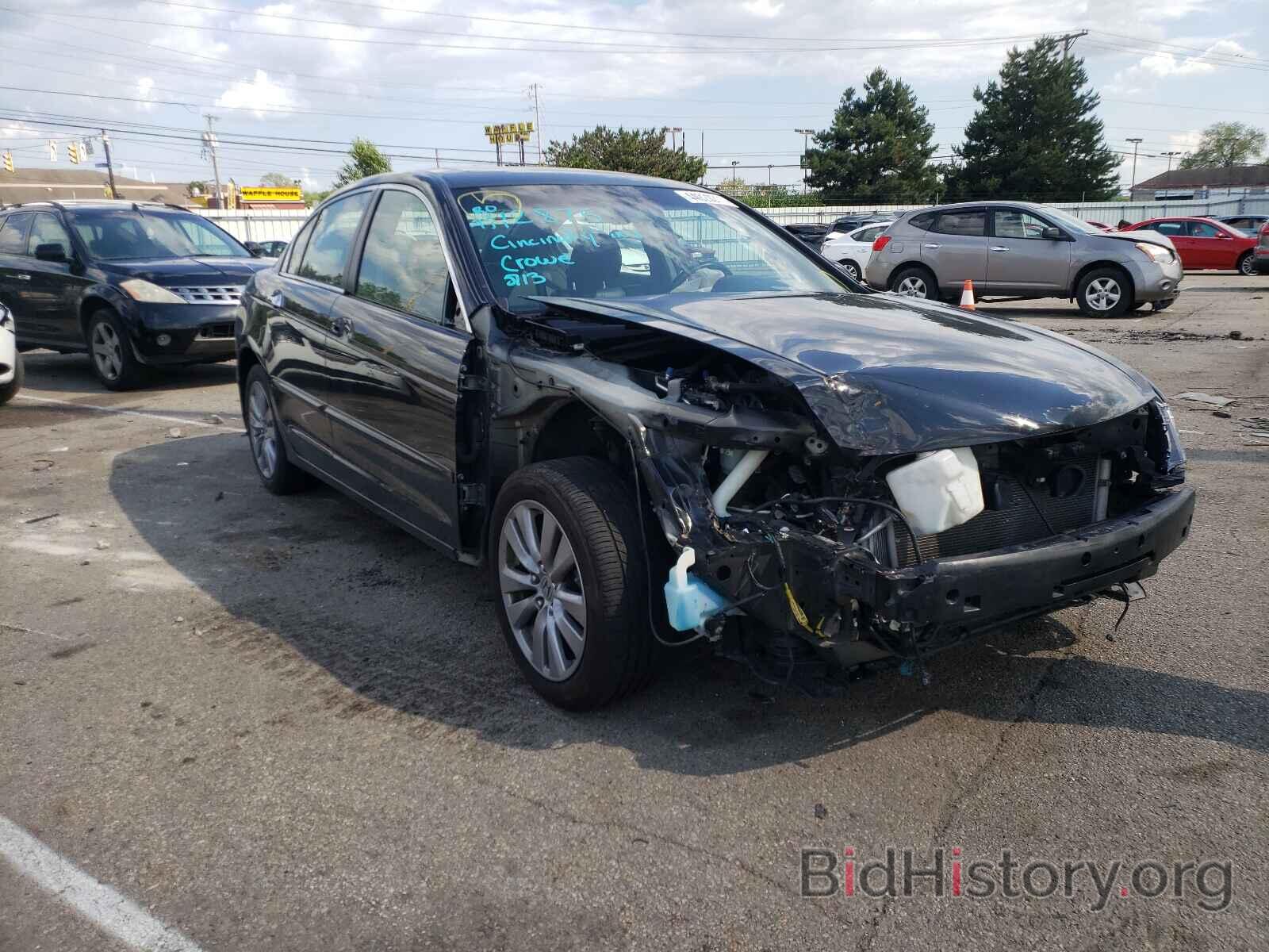 Photo 1HGCP3F87BA018887 - HONDA ACCORD 2011