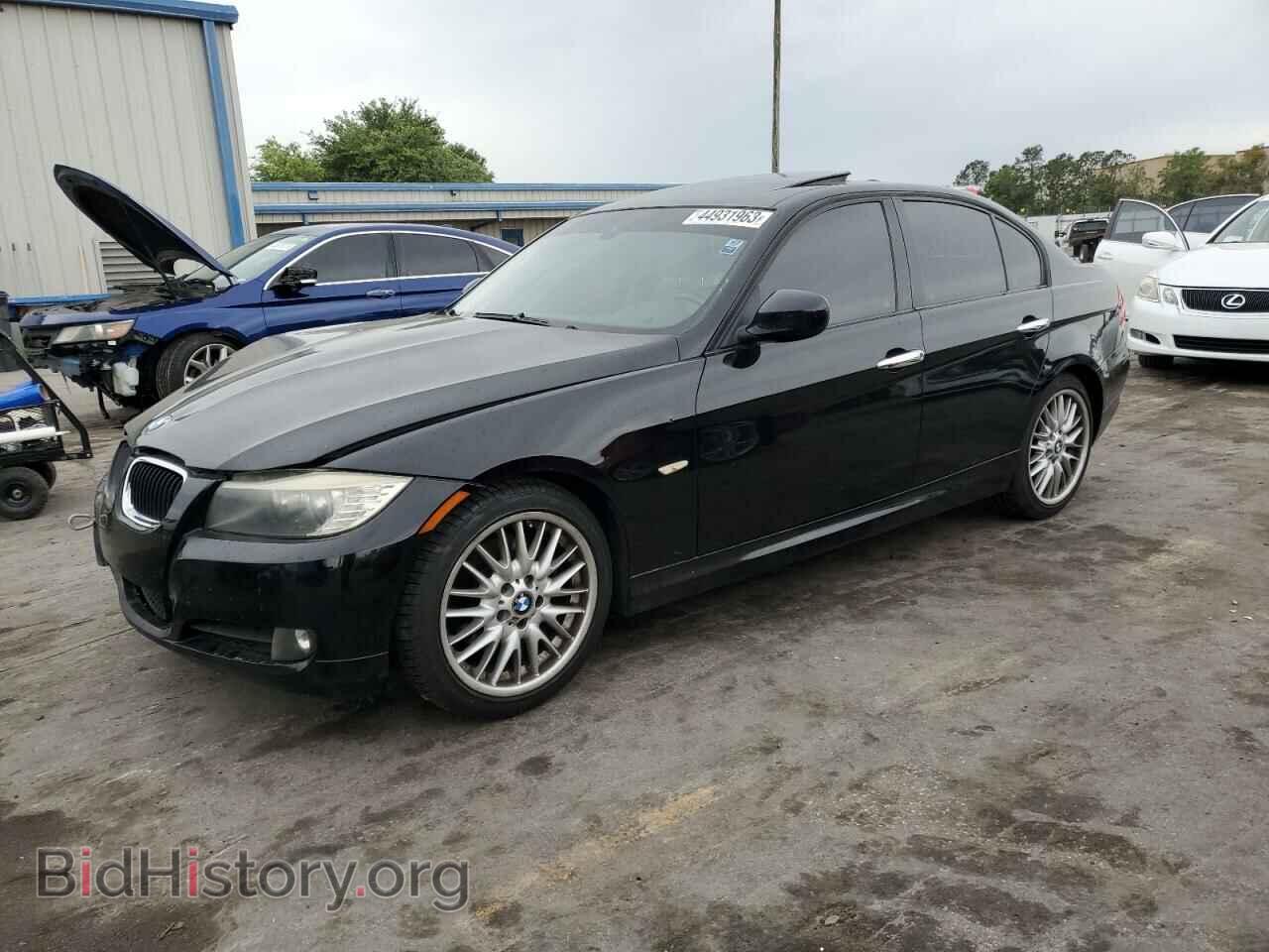 Фотография WBAPH77599NM31905 - BMW 3 SERIES 2009