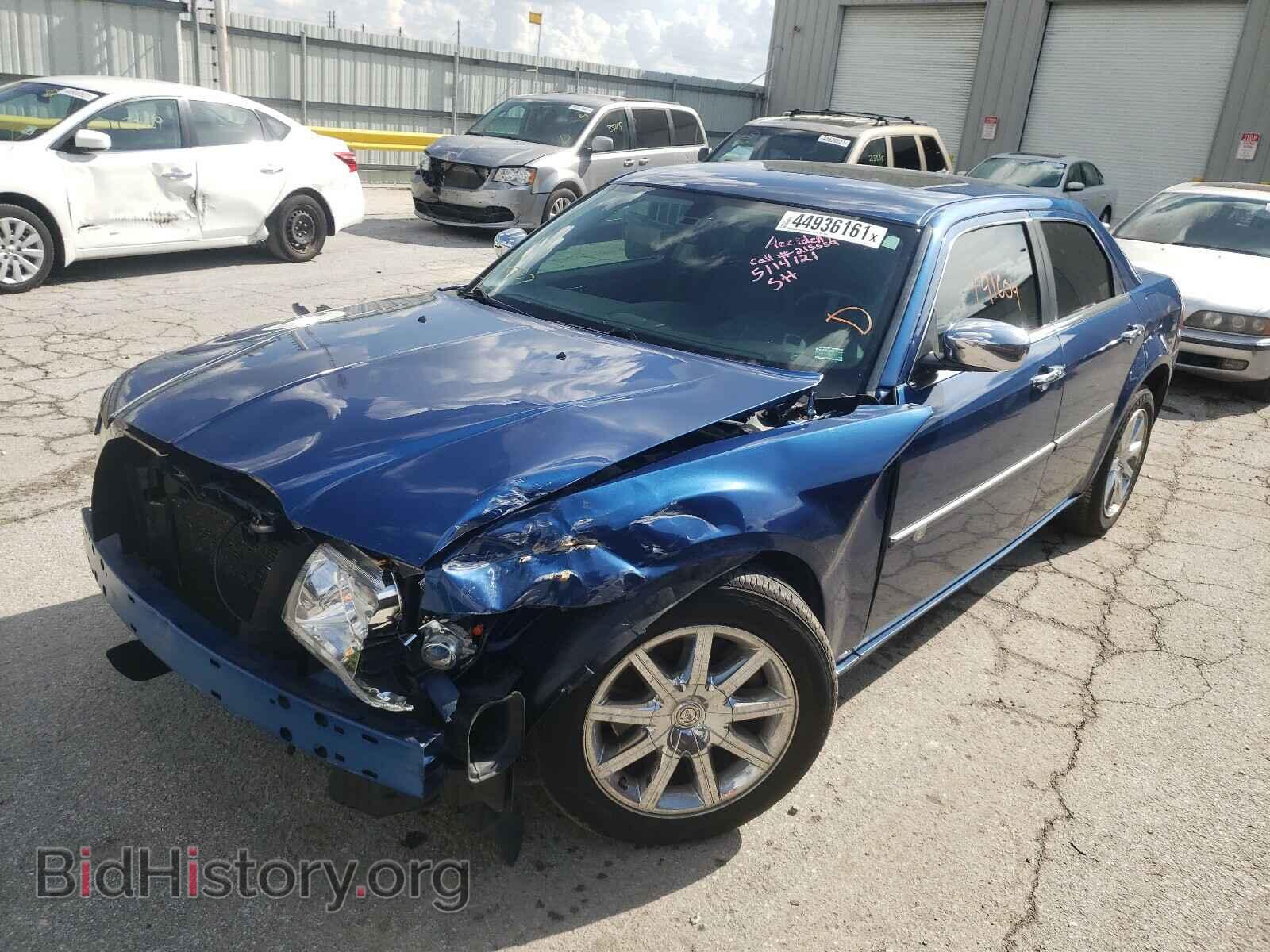 2009 CHRYSLER 300 - VIN: 2C3KA63T69H601232 - Фото 2