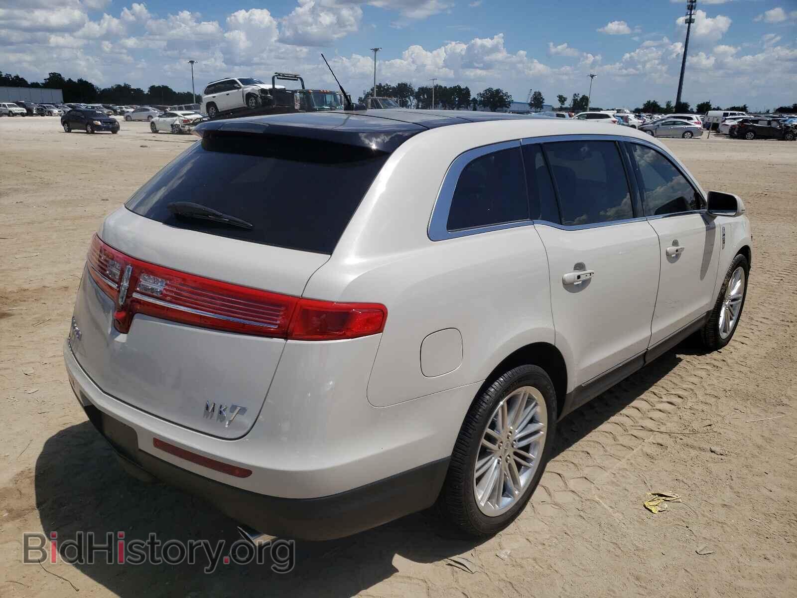 2019 LINCOLN MKT - VIN: 2LMHJ5AT2KBL01313 - Фото 4