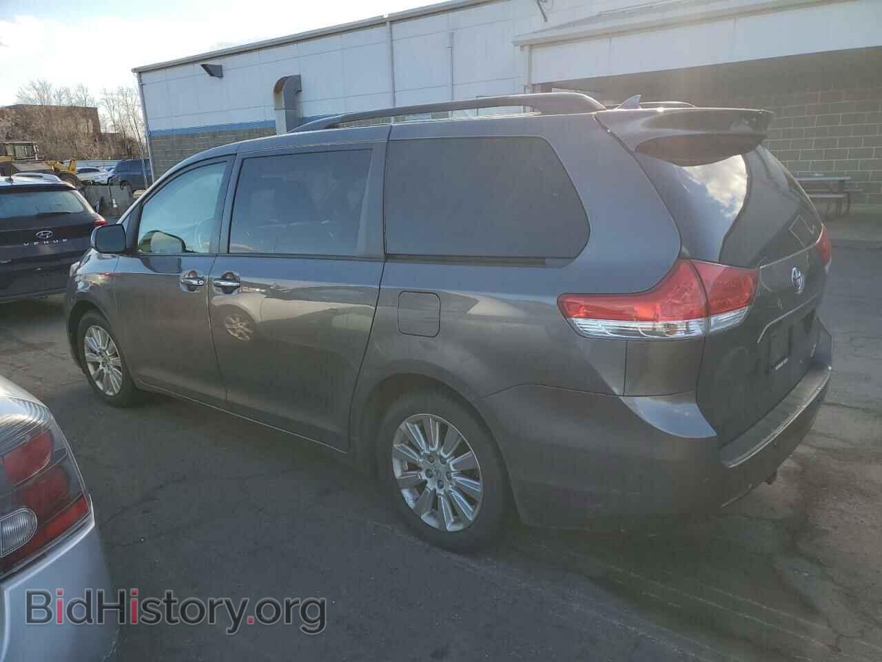 2011 TOYOTA All Models - VIN: 5TDDK3DC3BS025556 - Фото 2
