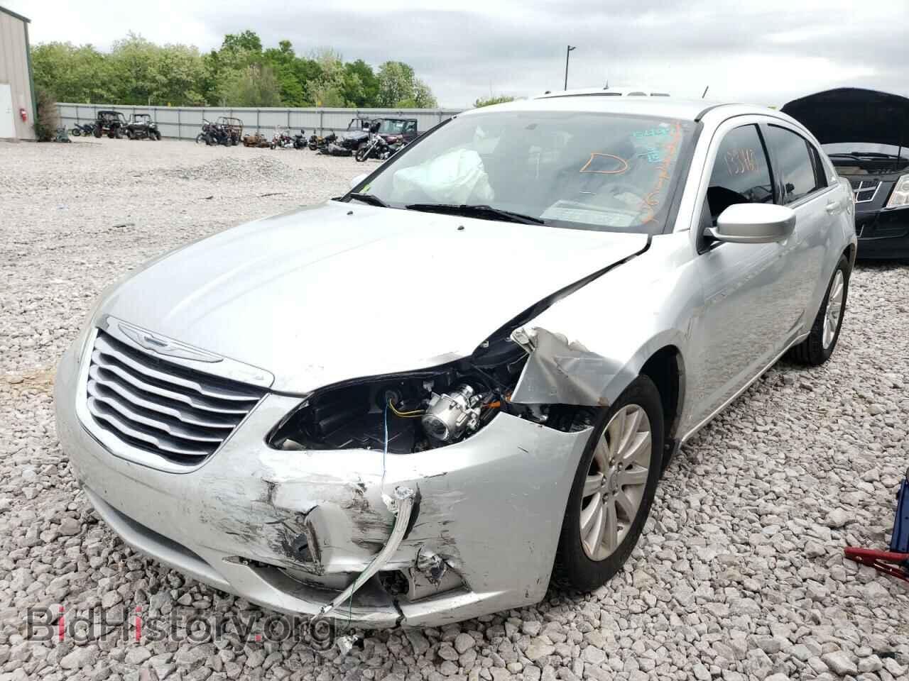 2011 CHRYSLER 200 - VIN: 1C3BC1FB2BN625492 - Фото 2